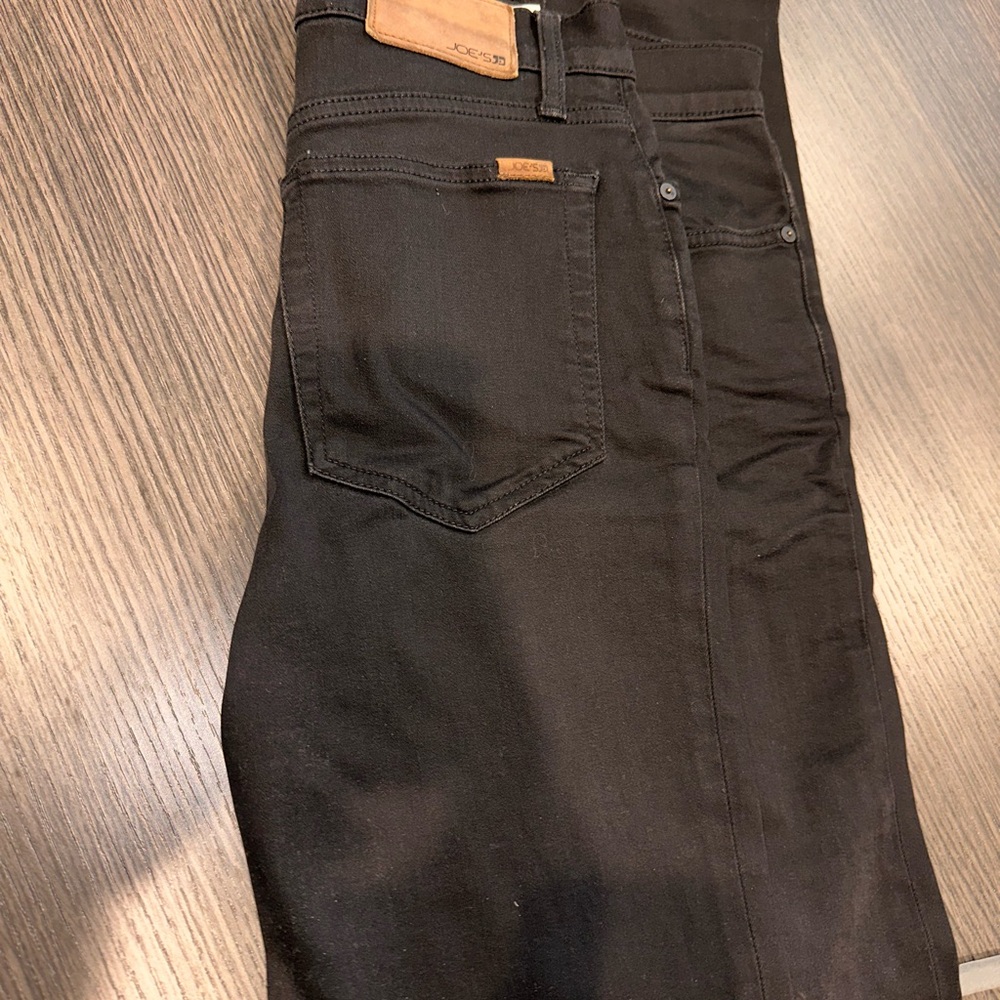 Joe's Jeans Slim Fit in Black